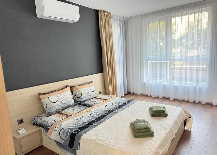 Infinity Апартамент *